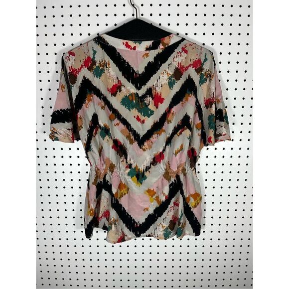 BCBG Maxazria Silk Blouse Multi V-Neck Elastic Waist Sides size xs - Picture 2 of 3